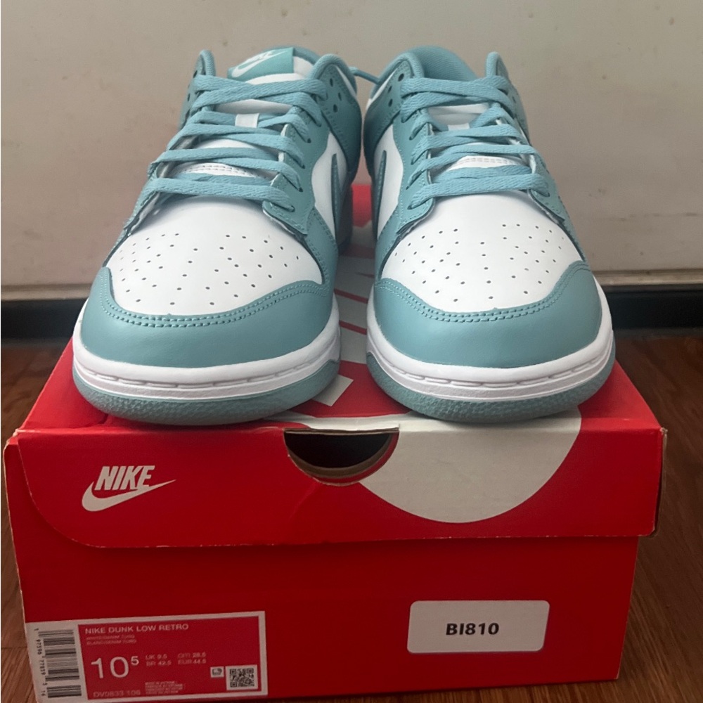 Nike Dunk Low Retro Sneakers - Teal and White